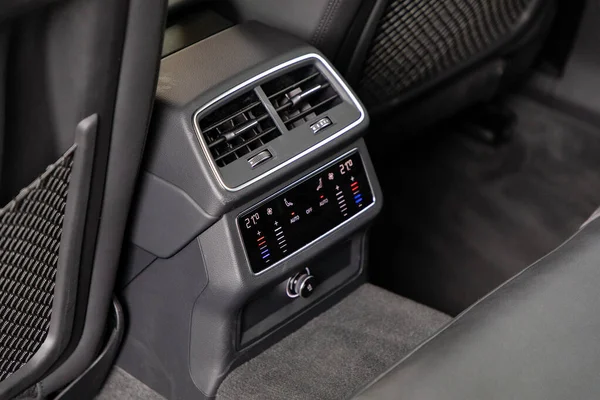Condicionado Interior Novo Carro Moderno — Fotografia de Stock