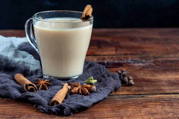 Chá Picado Masala Uma Bebida Tradicional Indiana Copo Vidro Com — Fotografia de Stock