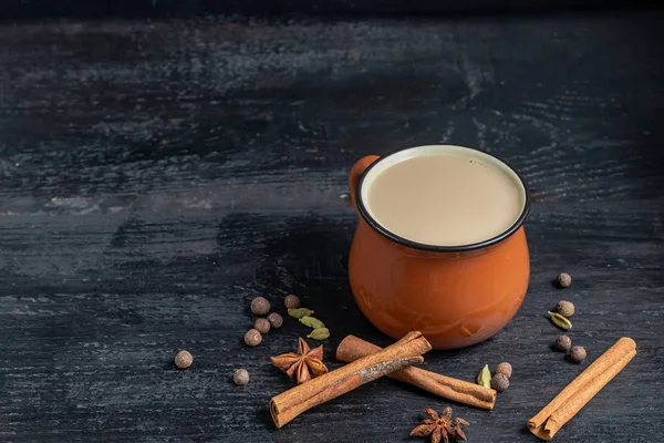 Masala Teh Berbumbu Adalah Gelas Tradisional India Dengan Masala Chai — Stok Foto