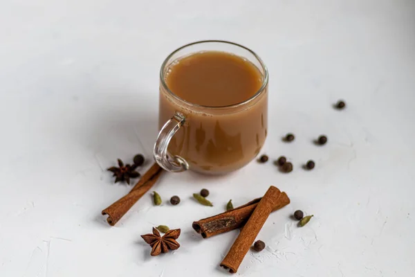 Masala Fűszeres Tea Egy Hagyományos Indiai Ital Üvegpohár Masala Chai — Stock Fotó