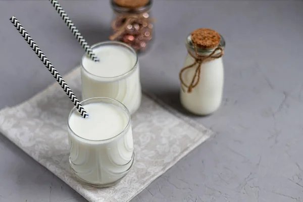 Kefir Minuman Fermentasi Dengan Probiotik Makanan Dan Minuman Asam Yang — Stok Foto