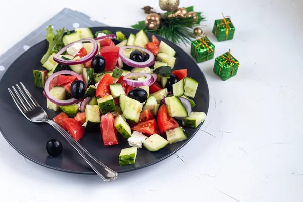 Salade Grecque Tomates Dés Concombres Fromage Feta Olives Des Anneaux — Photo