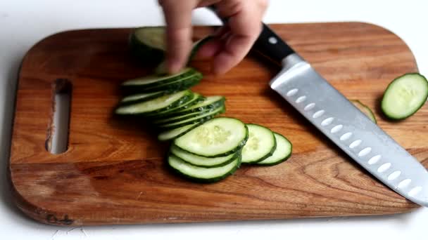Schneiden Von Gemüse Für Einen Leichten Salat Vegetarische Kost Gesunde — Stockvideo