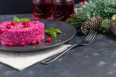 Pancar ve yumuşak peynirli tatil salatası. Susam tohumu ve Chanok ekledim. Vejetaryen yemeği..