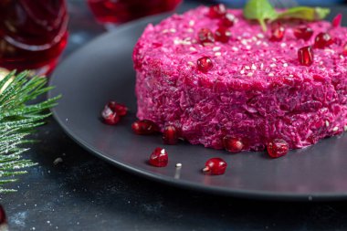 Pancar ve yumuşak peynirli tatil salatası. Susam tohumu ve Chanok ekledim. Vejetaryen yemeği..