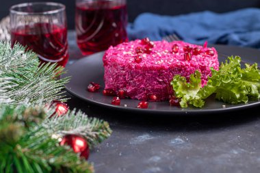 Pancar ve yumuşak peynirli tatil salatası. Susam tohumu ve Chanok ekledim. Vejetaryen yemeği..