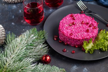 Pancar ve yumuşak peynirli tatil salatası. Susam tohumu ve Chanok ekledim. Vejetaryen yemeği..