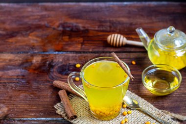 Sıcak bir içecek. Deniz karabatağı çayı. Sonbaharda ya da kışın daha sık iç. Sağlığa iyi gelir.