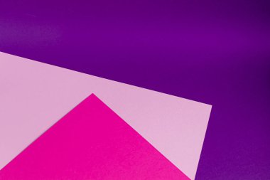 Sevgililer Günü konsepti. Arka planda leylak tonları.