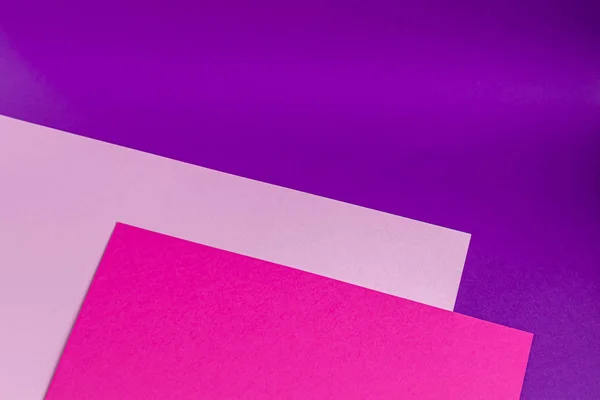 Sevgililer Günü konsepti. Arka planda leylak tonları.