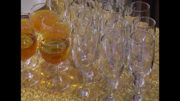 Recepción Vacaciones Vasos Llenos Bebidas Preparación Para Evento — Vídeos de Stock