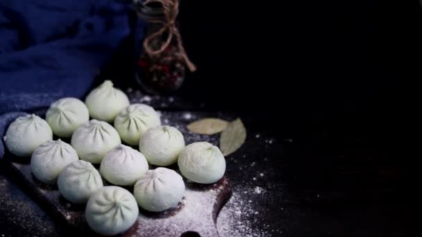 Frozen Raw Henkali Spinach Lie Wooden Board Sprinkle Flour Top — 비디오