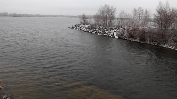 Naturaleza Invernal Invierno Anormal Agua Fluye Río Congela Había Muy — Vídeos de Stock