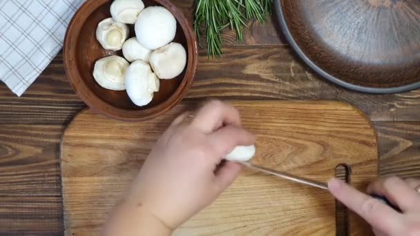 Trancher Les Ingrédients Pour Plat Riz Avec Des Légumes Plat — Video