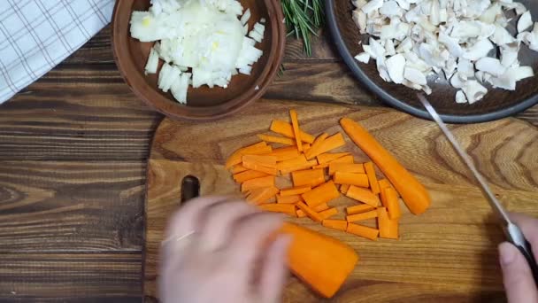 Trancher Les Ingrédients Pour Plat Riz Avec Des Légumes Plat — Video