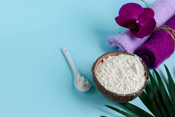 Collagen Powder Half Coconut Spoon Measuring Quantity Extra Protein Intake — Stock Photo, Image