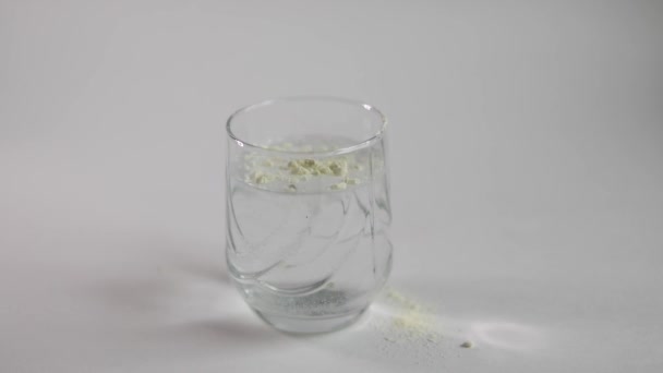 Polvere Collagene Viene Posta Bicchiere Con Cucchiaio Dosatore Freeze Frame — Video Stock