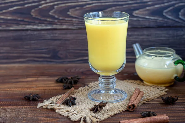 Chá Masala Uma Bebida Tradicional Indiana Com Leite Especiarias Útil — Fotografia de Stock