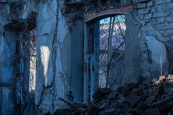 Estragou Casa Velha Céu Azul Restos Casas Antigas Cidade Abandonada — Fotografia de Stock