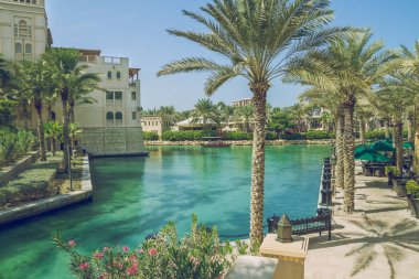 Sabah saat lüks City.