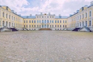 Letonya, Rundale, eski kale Nisan 2017.