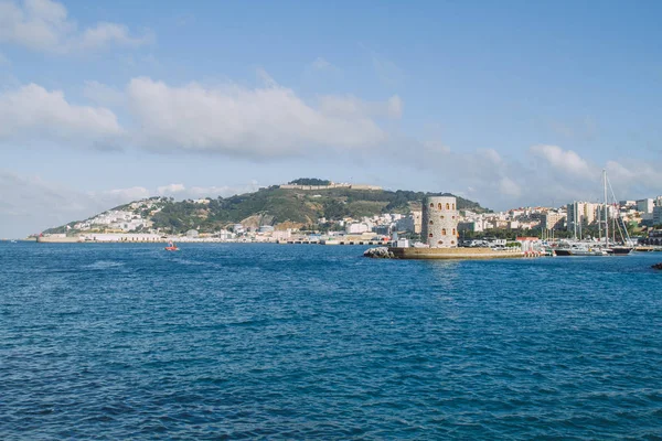 Ceuta şehir, İspanya, 2013. Bahar İspanya. Görünüm strets, doğada