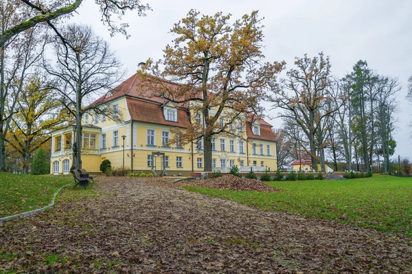 Vieux château en Lettonie . — Photo