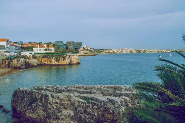 Beutiful plaj ve şehir Portekiz.