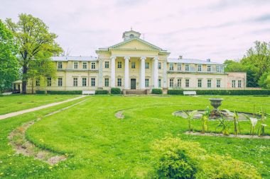 Manor adlı Krimulda, Letonya.