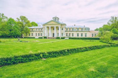 Manor adlı Krimulda, Letonya.