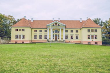 Sabah saat kalede Durbes.