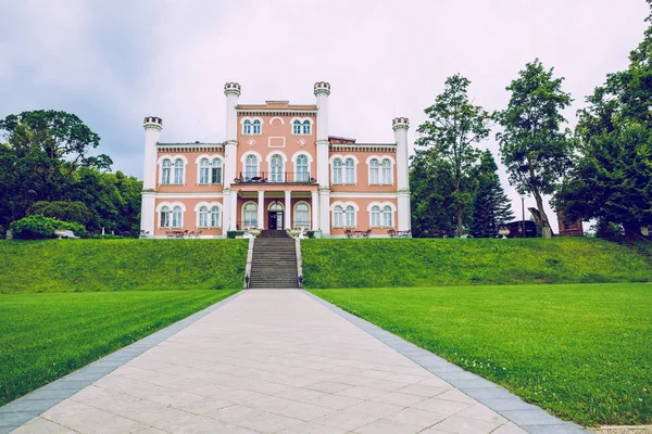 Stary zamek w Birini, Łotwa. — Zdjęcie stockowe