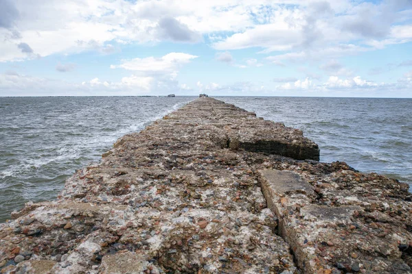 Vid Östersjön mullvad på Liepaja, Lettland. — Stockfoto