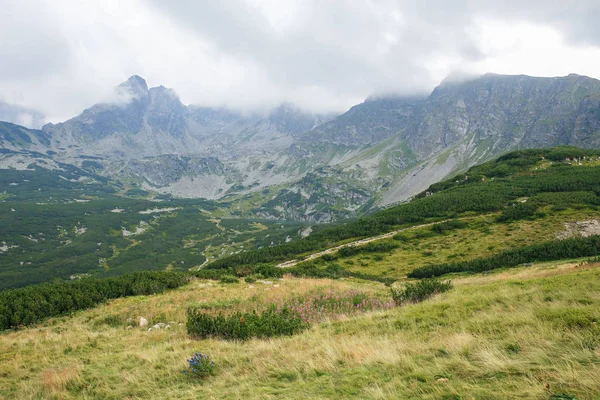 Polonya ve Slovakya büyük Tatry.