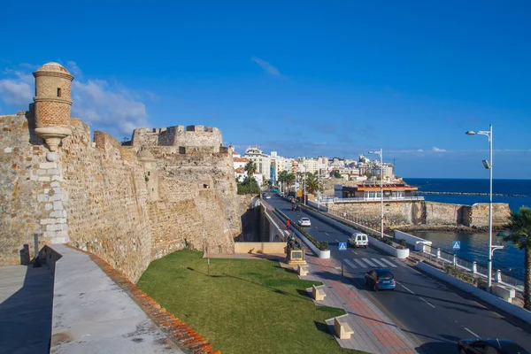 Espanha, Ceuta, rua e casa, povos. 2013 — Fotografia de Stock