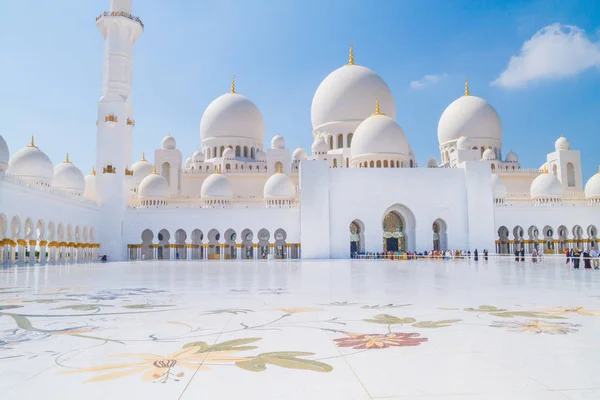 Мечеть шейха Заєда Гранд, Дубаї, ОАЕ, народів і мечеті. 2015 — стокове фото
