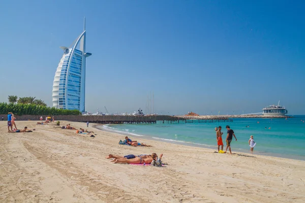 Dubai, Birleşik Arap Emirlikleri, plaj ve otel. 2015