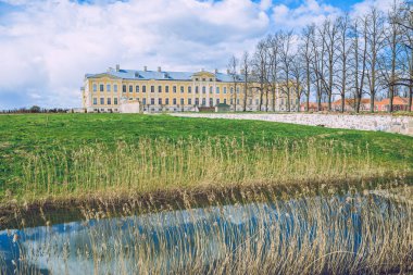 Letonya, Rundale, eski kale Nisan 2017.