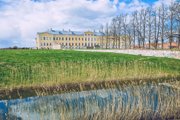 Letonya, Rundale, eski kale Nisan 2017.