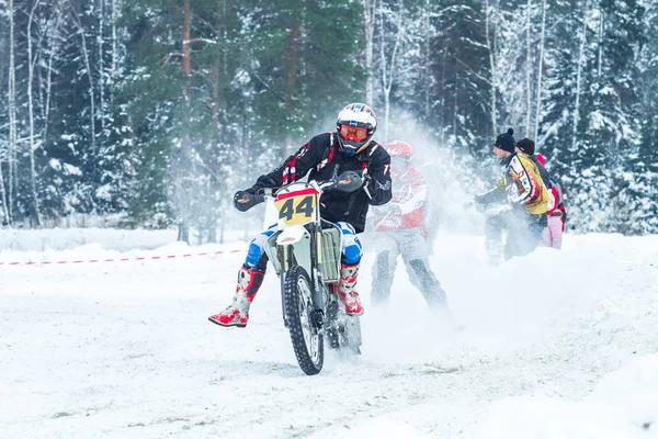 Letonya, Raiskums, kış motokros, Skioring, motorc ile Driver