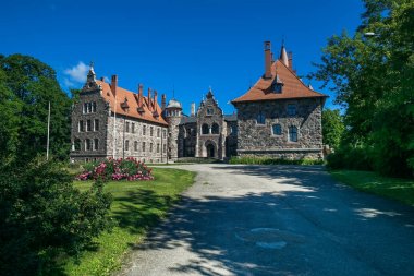 Şehir Cesvaine, eski kalede. Ortaçağ Kalesi 14. yüzyıl. GirllikeiCinsiy