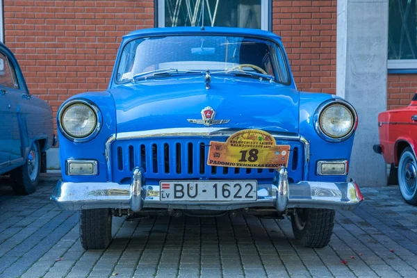 Festival de coches Oldtimer, Volga, museo del motor, Letonia, Riga. 2017 — Foto de Stock