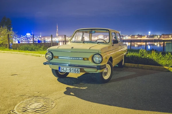 Oldtimer-Autofestival, zaz, Stadt koknese, Lettland. Retro-Autos von 2012. — Stockfoto