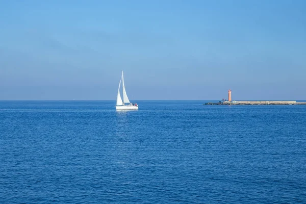 Letonya, Riga, Baltık Denizi, köstebek, dalga, yat. 2017