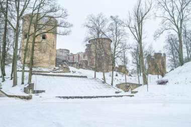 Old town kış zaman kar ile Letonya, adlı.