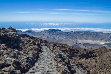 Tenerife jeolojik taşlara. Yanardağ krater.