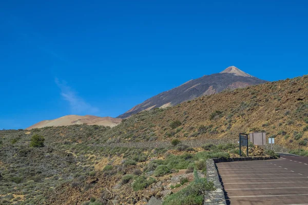 Geologiska bergarter på Tenerife. Vulkan kratern. — Stockfoto