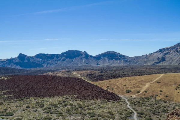Tenerife jeolojik taşlara. Yanardağ krater.