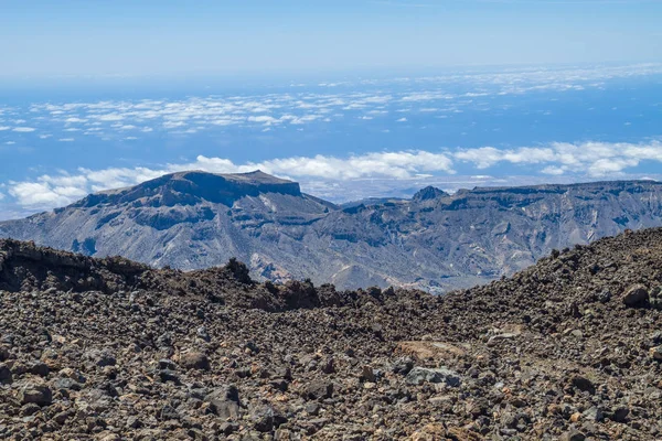 Geologische Felsen auf Teneriffa. Vulkankrater. — Stockfoto