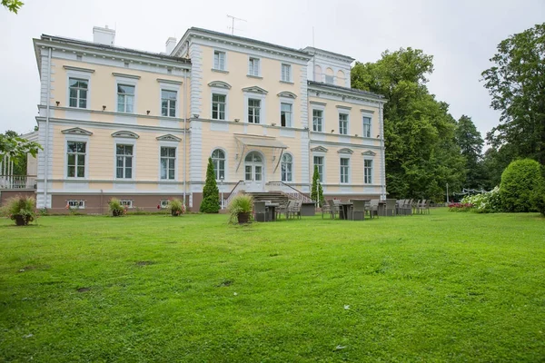 Ville Igate, vieux château en Lettonie. Nature et air frais . — Photo